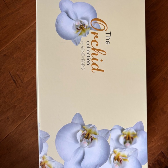 Wig. Rene of Paris Orchid Collection - Davina - Picture 12 of 12